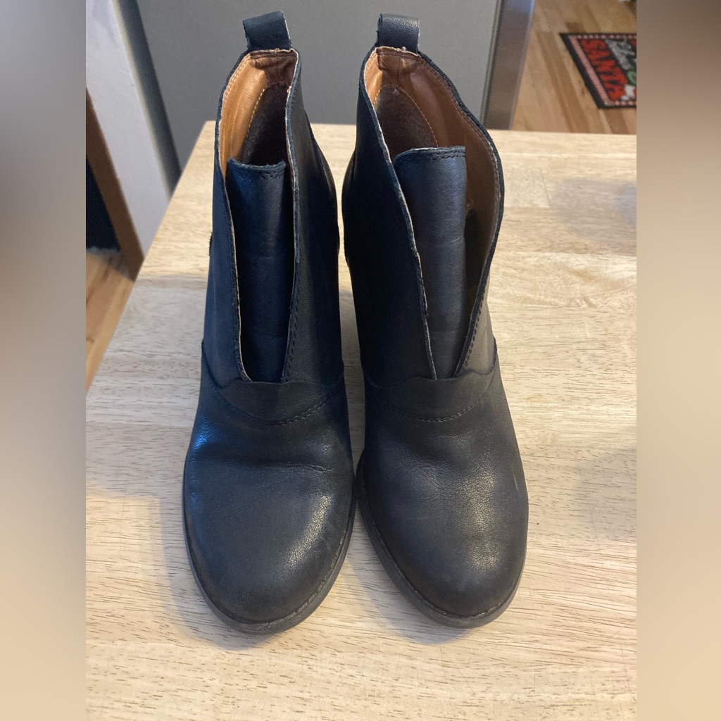 Lucky Brand Bootie Size 9